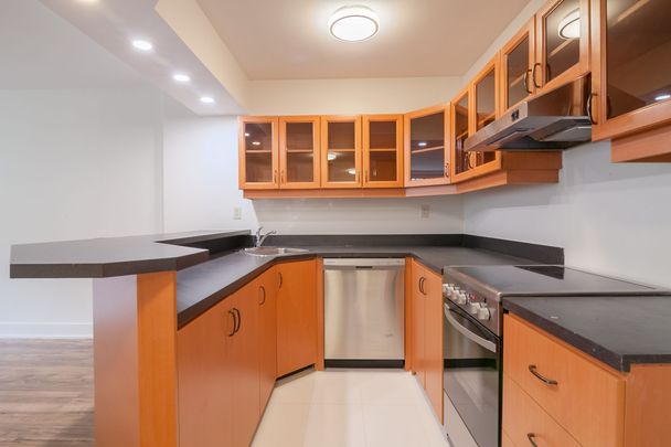 3545 Cote-des-Neiges Road - Photo 1