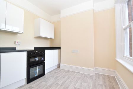 Albert Walk, Felixstowe, Suffolk, IP11 7AS - Photo 4