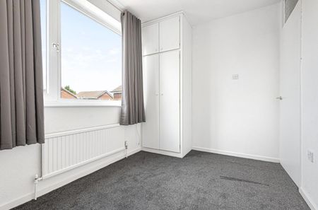 4 bedroom House To Let - Photo 5