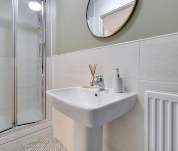 2 bedroom semi-detached house to rent - Photo 5