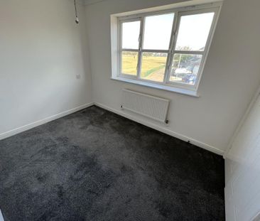 6 bedroom detached house to rent - Photo 3