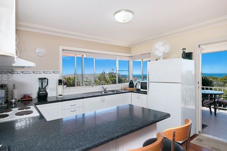Coastal Living with Stunning Ocean Views - Photo 3