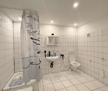 Helle 2-Zimmer-Wohnung mit großem Wohnzimmer - Photo 1