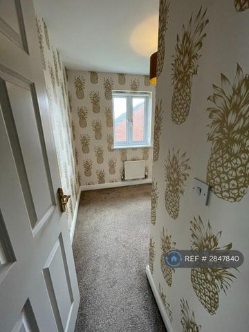 3 bedroom end of terrace house to rent - Photo 5