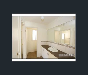 Perfect Home in Para Hills West!! - Photo 4