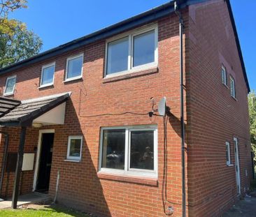 4 bedroom semi-detached house to rent - Photo 3