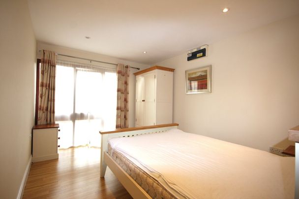 Dallygate - Photo 1