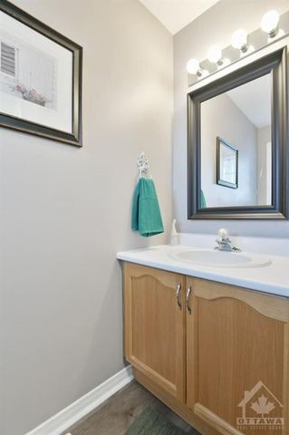 For Lease - 9 Whalings Circle, Stittsville - Munster - Richmond, Ontario - Photo 4