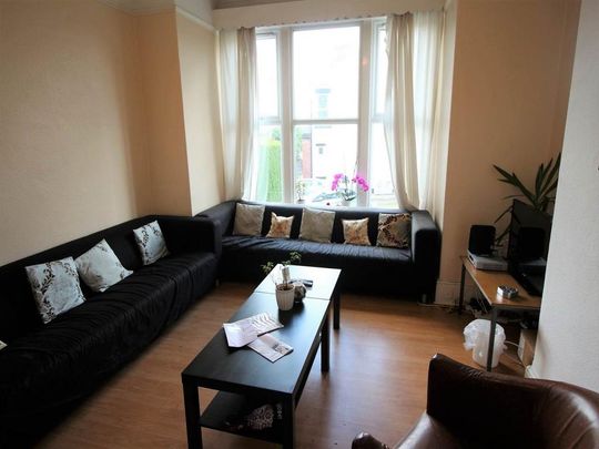 1 bedroom in a house share to rent - Photo 1