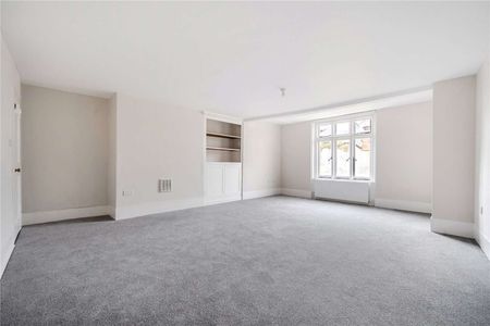 Elegant period townhouse in the heart of Winchester. - Photo 3