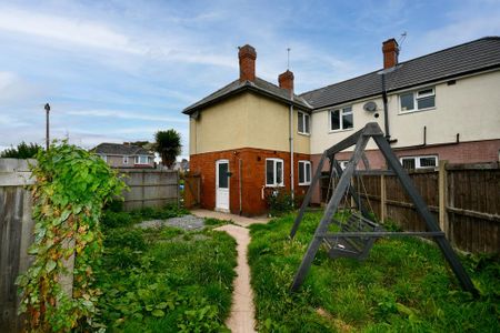 3 bedroom semi-detached house to rent - Photo 3