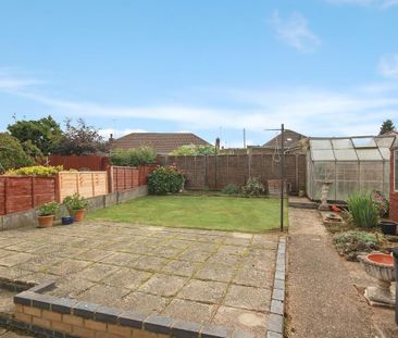 2 bedroom bungalow to rent Fairway, Northampton, Northamptonshire, NN2 - Photo 4