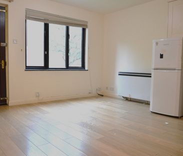 Maypole Road, Taplow, Maidenhead,SL6 - Photo 2