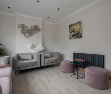 New Malden, KT3 (Semi-Detached) - Photo 2