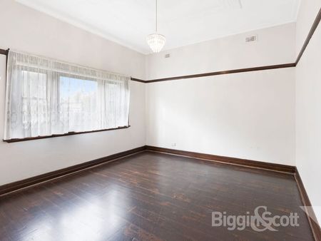 IDEAL LOCATION - Photo 3