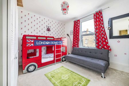 5 bedroom semi-detached house to rent - Photo 3