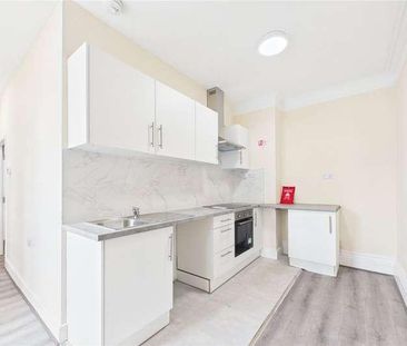 Newbury House, Andover Road, Newbury, Berkshire, RG14 - Photo 3