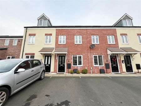 3 bedroom Town house to rent - Photo 3