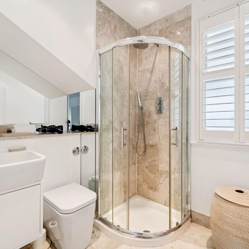 SHORT LET. A beautifully presented three bedroom Mews house in South Kensington, SW7. - Photo 1