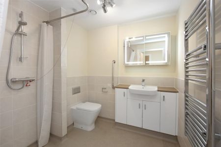 1 bedroom retirement property to rent - Photo 4