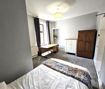 5 bedroom semi-detached house to rent - Photo 6