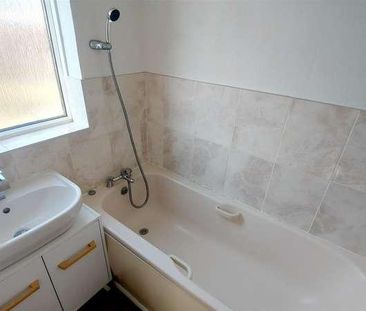 Almond Road, Kettering. Northants, NN16 - Photo 6