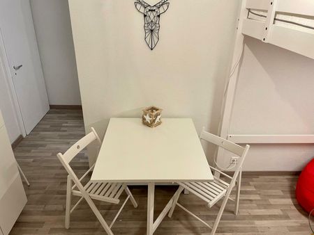 STUDIO À LOUER PROCHE CENTRE : ANNÉE - Photo 2