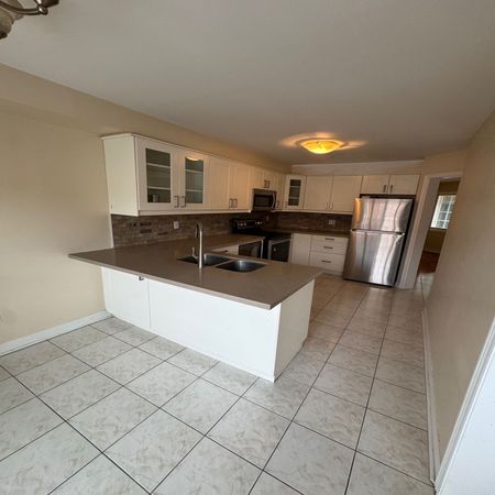 For Lease - 5662 Glen Erin Drive Unit# 106, Mississauga, Ontario - Photo 2