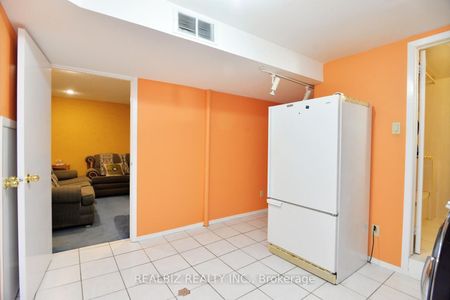 For Lease - 15 Milkwood Avenue, Toronto, Ontario - Photo 2