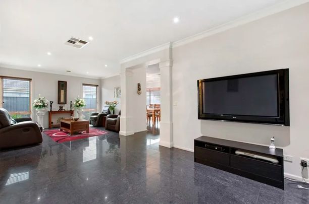 17 Teeside Way, Keysborough VIC 3173 - House For Rent | Domain - Photo 1