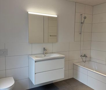 Moderne 4.5-Zi.-Wohnung mit eigener Waschküche - Photo 3