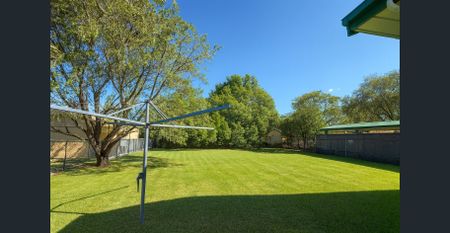 3 Bedroom house in a convenient location! - Photo 5