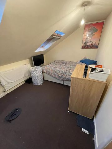 6 bedroom end of terrace house to rent - Photo 4