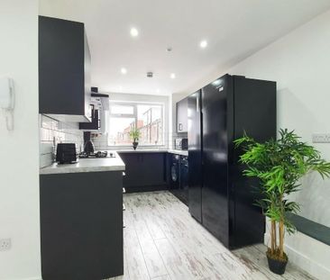 5 bedroom flat to rent - Photo 6