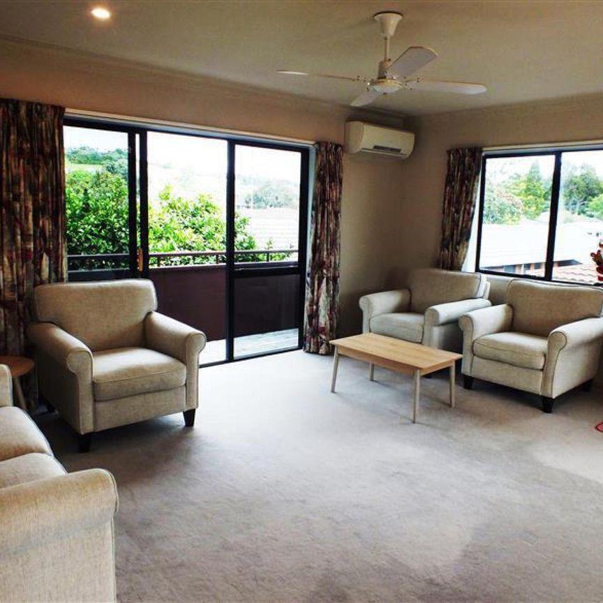Orewa Beach Property $730 - Photo 1