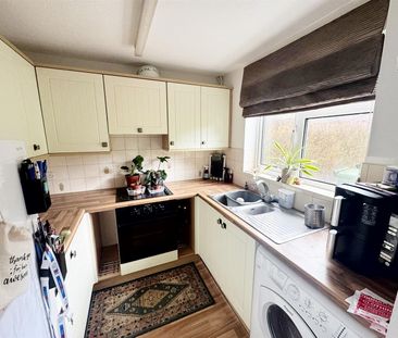 Rosehip Way, Lychpit, Basingstoke - Photo 6