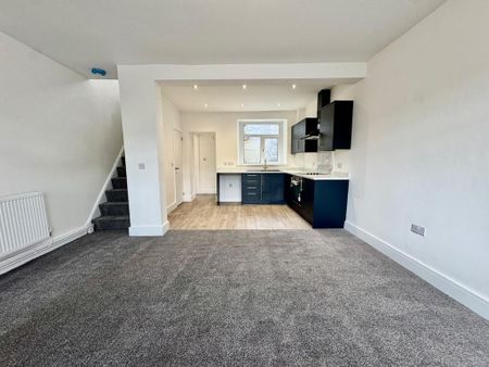 3 bedroom terraced house to rent - Photo 2