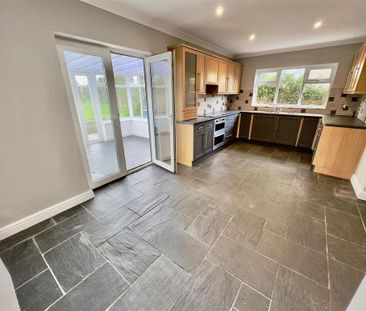 2 bedroom detached bungalow to rent - Photo 6