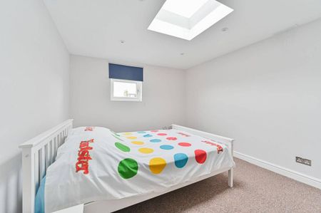3 bedroom flat to rent - Photo 2