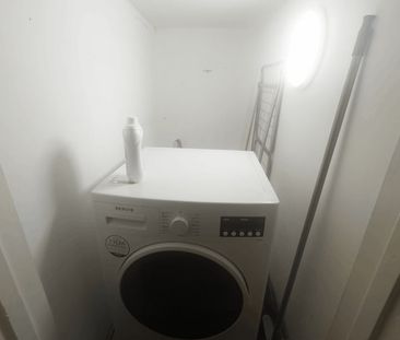 Room in a Shared House, Hayfield Yard, E1 - Photo 1