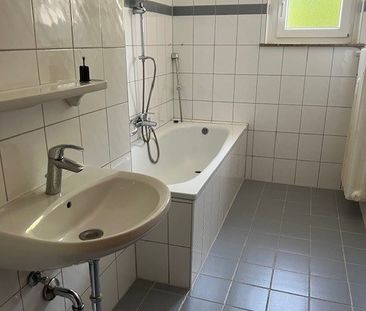 Zentral wohnen ! 4-Zimmer-Erdgeschosswohnung in Innenstadtnähe - Photo 1