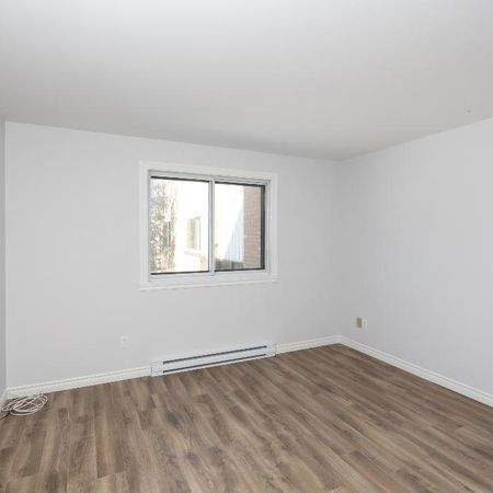 Spacieux et lumineux 4 1/2 ( Cession de Bail) - Photo 3