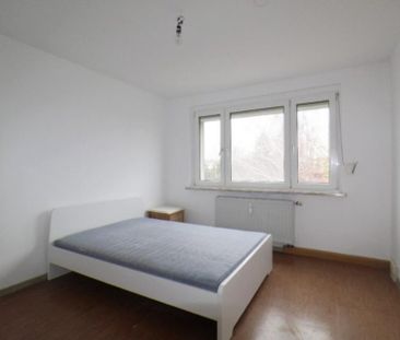Zweckmäßige 3-Zimmer-Wohnung mit Einbauküche - Photo 2