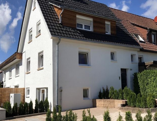 Erstbezug nach Sanierung: Stilvolles helles Apartment in ruhiger Lage (möbliert oder unmöbliert) - Foto 1