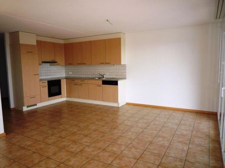 Bel appartement de 5.5 pièces dans quartier calme - Photo 2