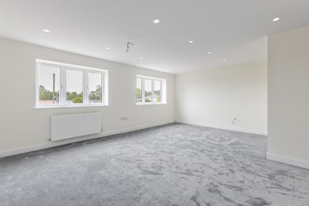 5 bedroom detached house to rent - Photo 4