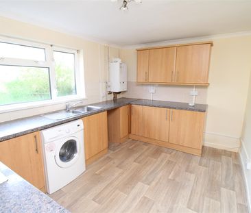 House - Terraced For Rent Heol Helig, Ebbw Vale - Photo 4