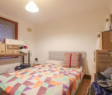 3 bedroom semi-detached house to rent - Photo 6