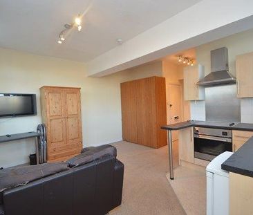 Studio to rent - Photo 2
