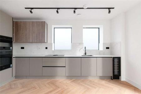 Novum Court, Cannon Hill Lane, London, SW20 - Photo 5